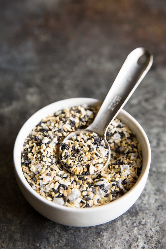 Sure to be your every morning spice blend, this game-changing seasoning is a combination of savory and salty flavors that can be adjusted to suit your needs. As it mimics the toppings found on those classic everything bagels, you get crunch, salt, pungent flavors, and nutty bites. But don’t limit your uses to just brushing on plain bagels - simply add it to cream cheese, sprinkle on your next avocado toast, or amp up the flavor of your favorite dip.