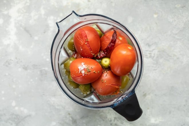 Salsa de Birria ingredients in a blender.