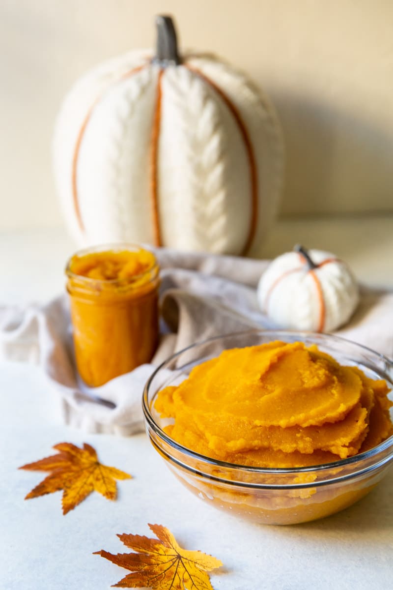 Fresh pumpkin puree in a bowl.