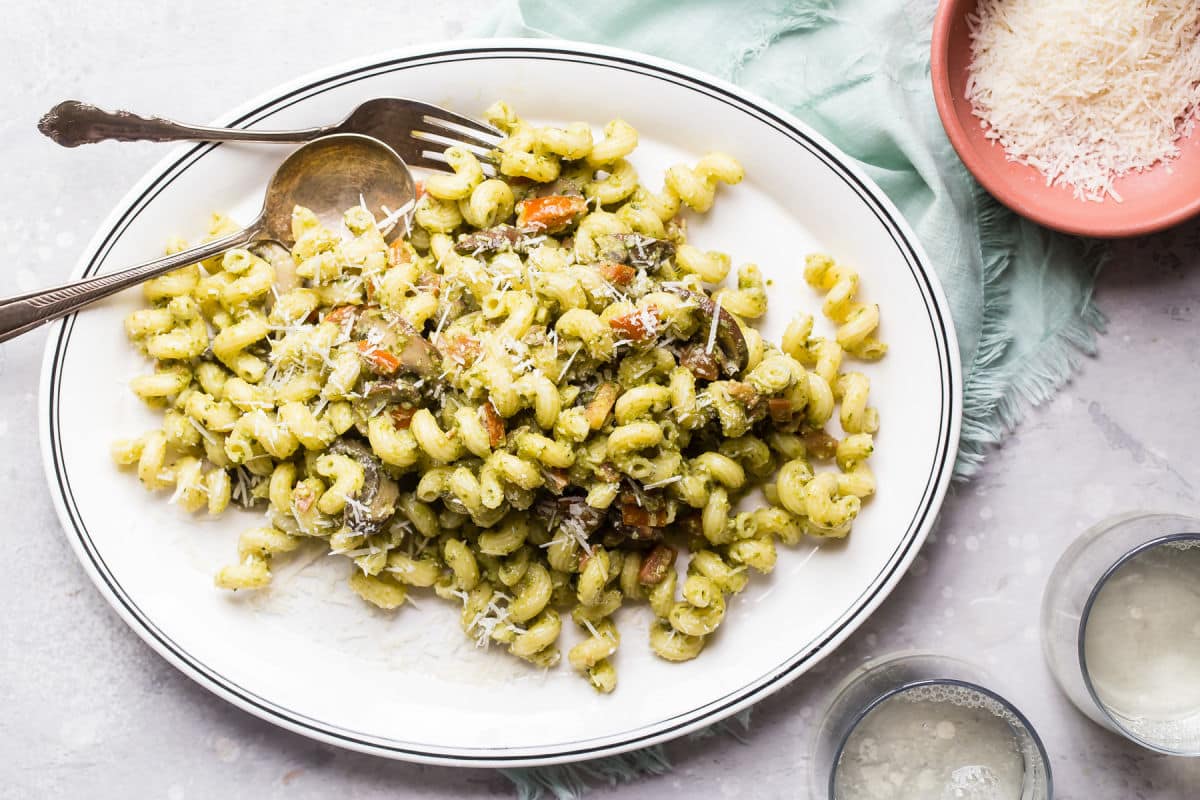 A platter of Pesto Cavatappi.