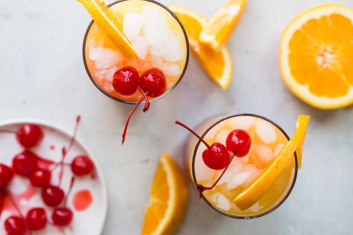 2 glasses of tequila sunrise.