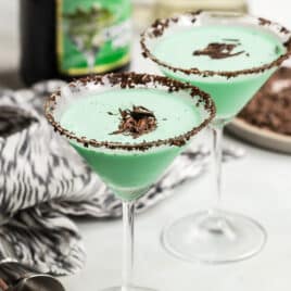 2 minty Grasshopper drinks.