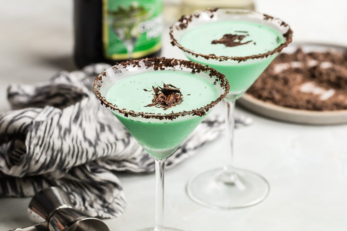 2 minty Grasshopper drinks.