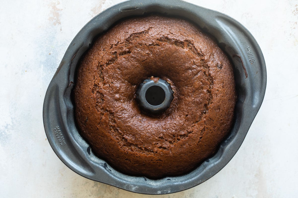 A spice cake in a bundt pan.