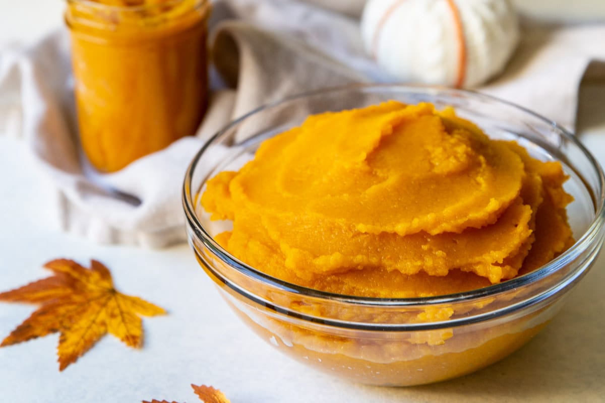 Fresh pumpkin puree in a bowl.