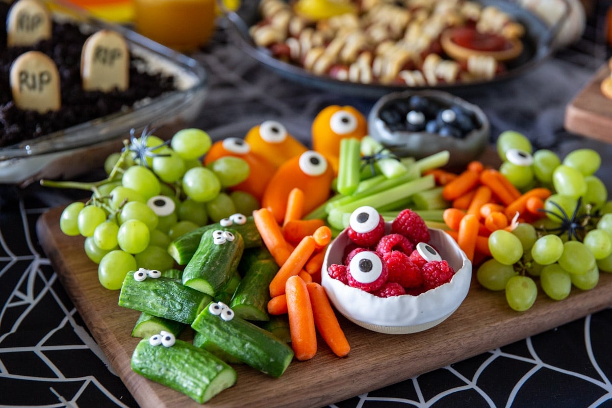 A Halloween party version of a fruit and vegetable platter.