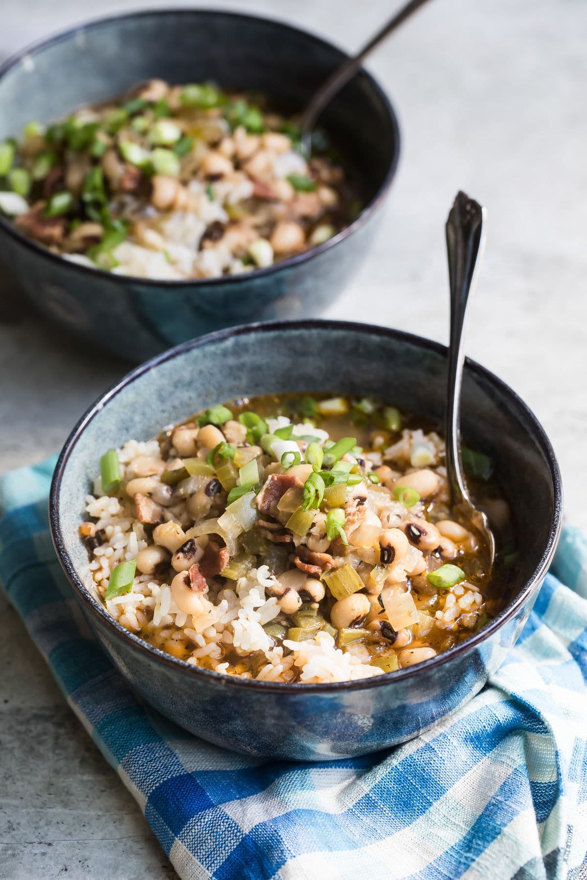 Hoppin' john in a blue bowl.