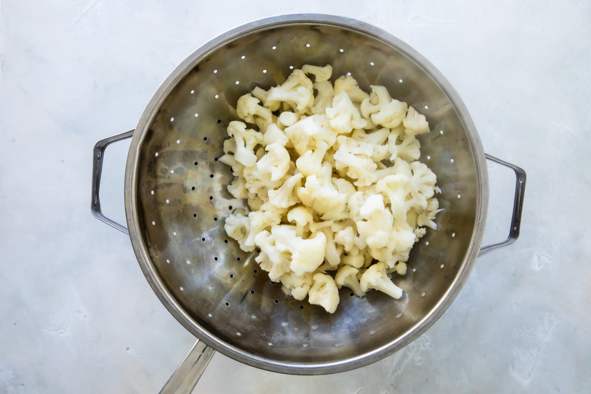 Cauliflower in a colander.