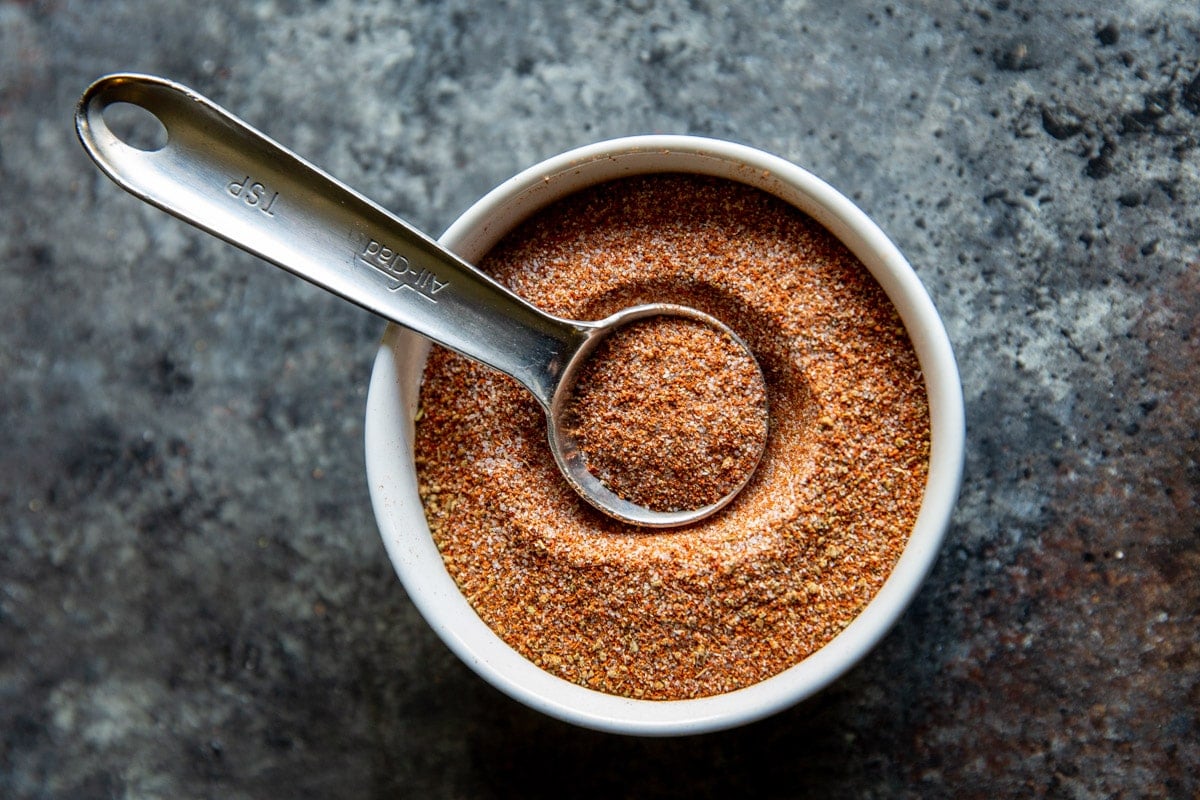 A bowl of fajita seasoning.