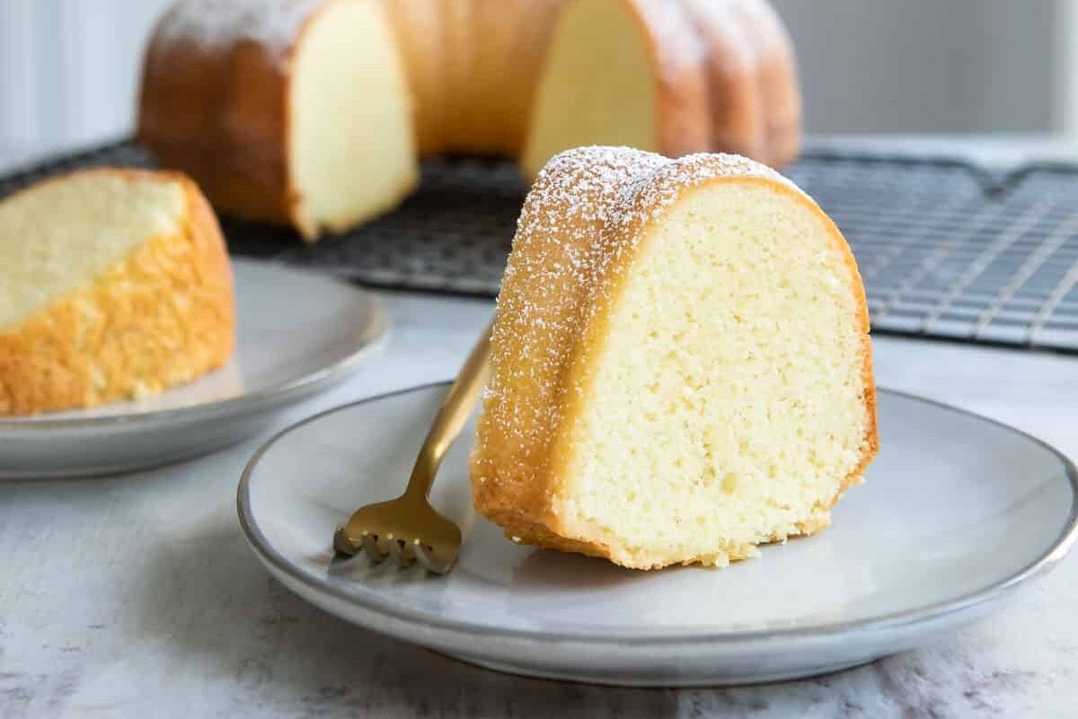 Slices of hot milk cake on plates.