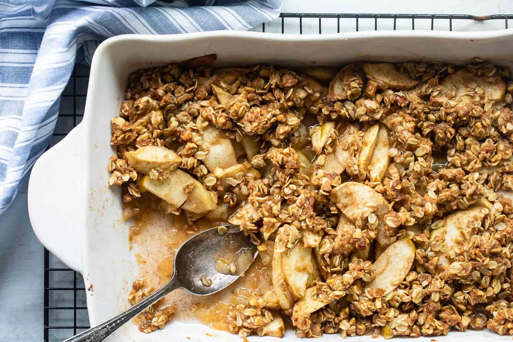 A baking pan full of apple crisp.