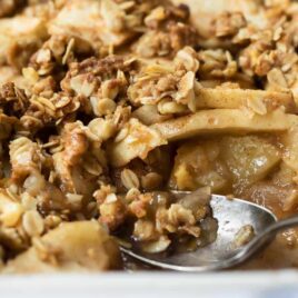 A baking pan full of apple crisp.