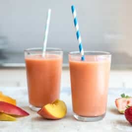 2 glasses with Caribbean Passion Smoothie in them.