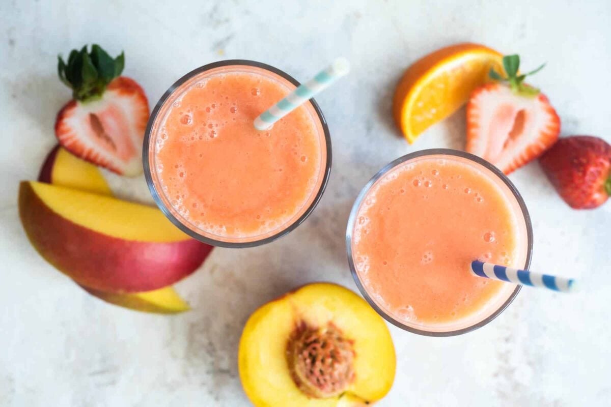 2 glasses with Caribbean Passion Smoothie in them.