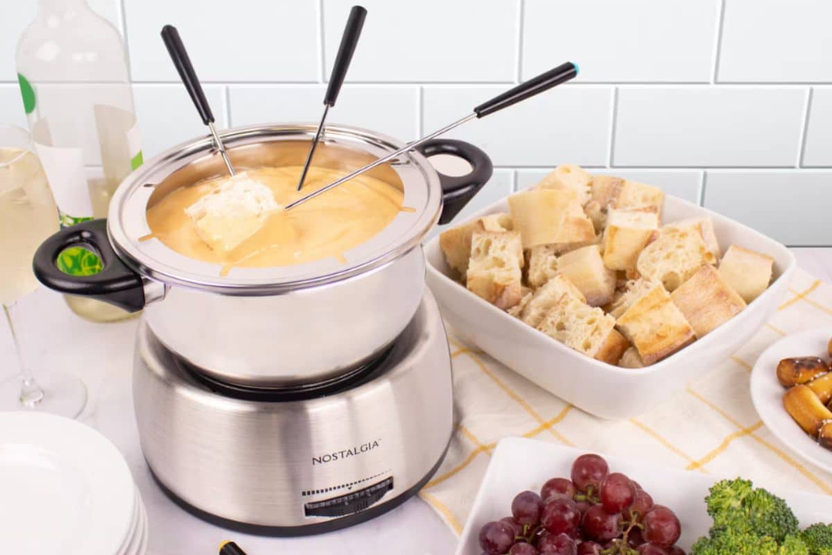 Nostalgia 6-Cup Electric Fondue Pot Set