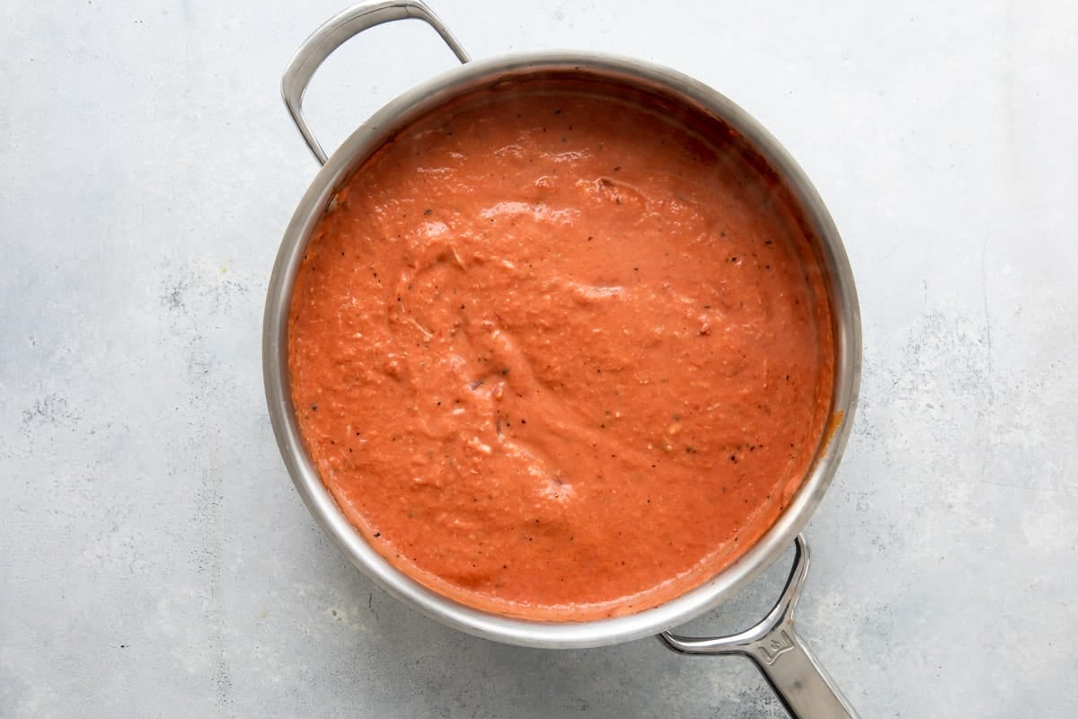 A skillet full of parma rosa sauce.