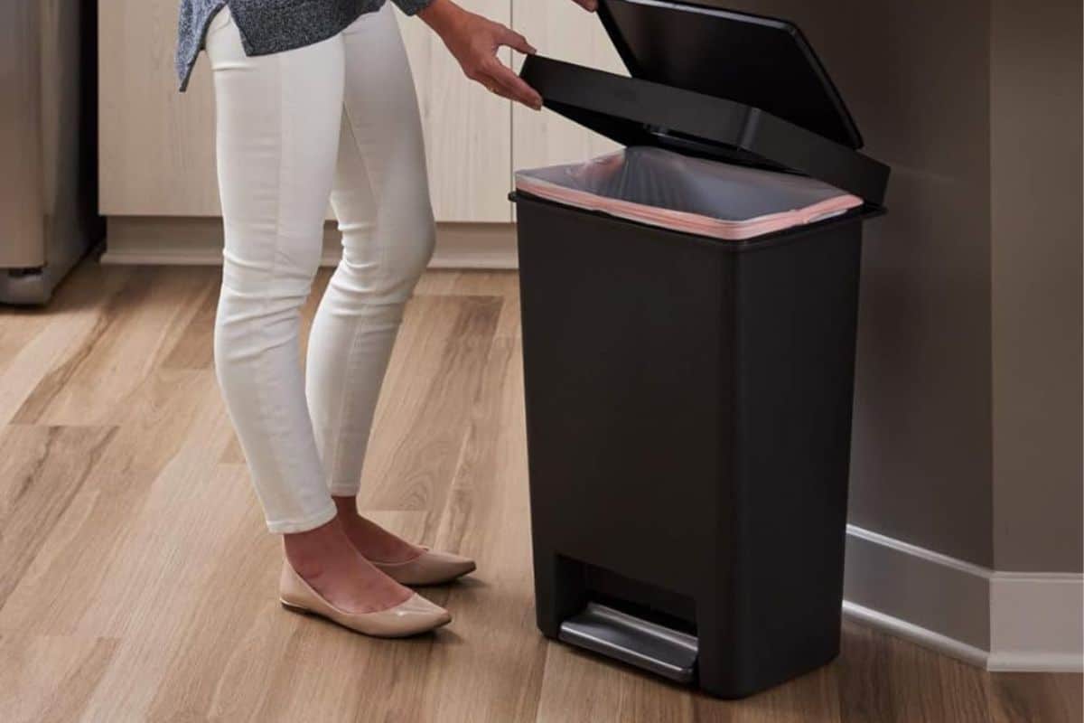 Best kitchen trash cans: Rubbermaid trash can 