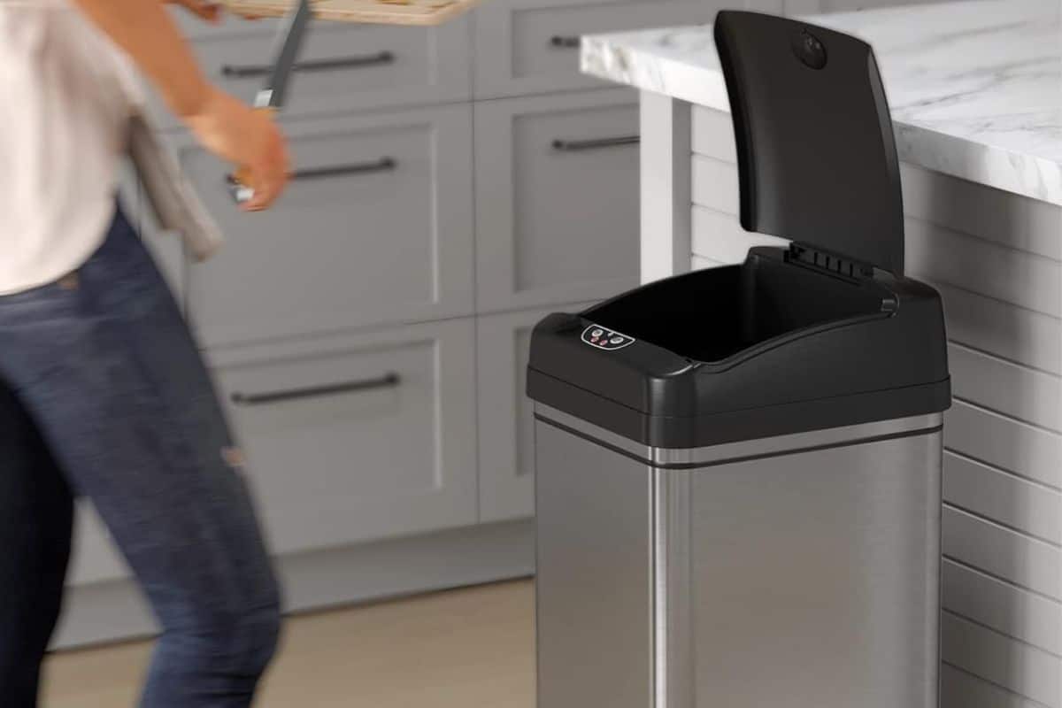 iTouchless trash can 