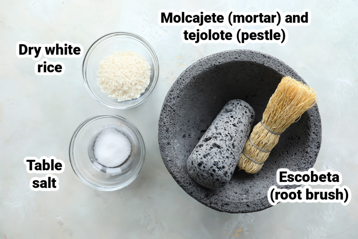 Equipment and ingredients needed to season a molacjete.