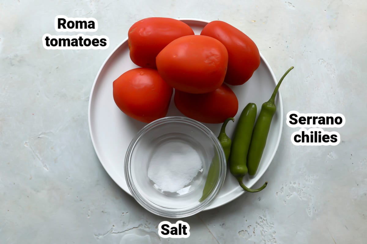 Labeled ingredients for salsa ranchera.