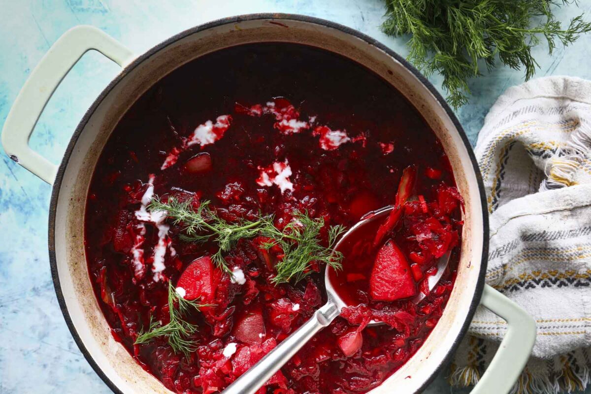 A pot of of vegetarian borscht.